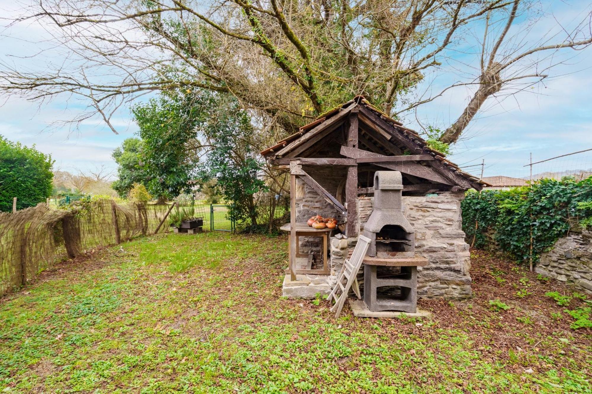 Villa La Petite Maison - Avec Piscine Partagee à Osserain-Rivareyte Extérieur photo